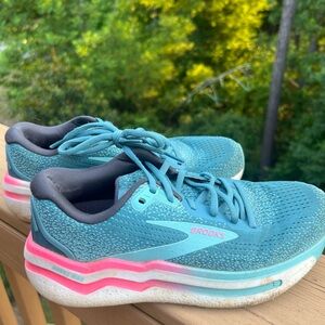 Brooks Ghost Max - women’s size 8